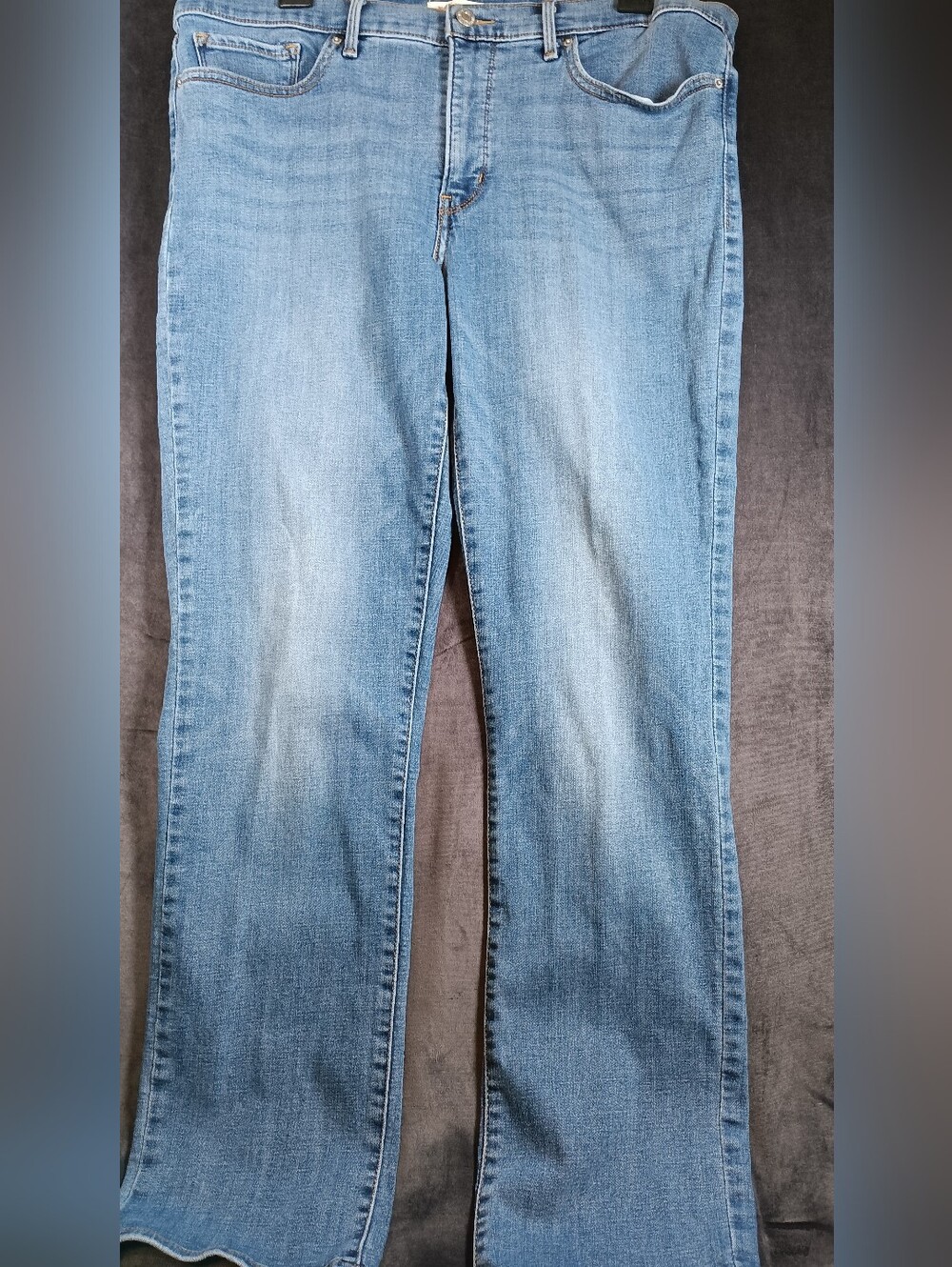 Levi's 314 Ladies Shaping Light Blue Straight-Leg Jeans 33x32